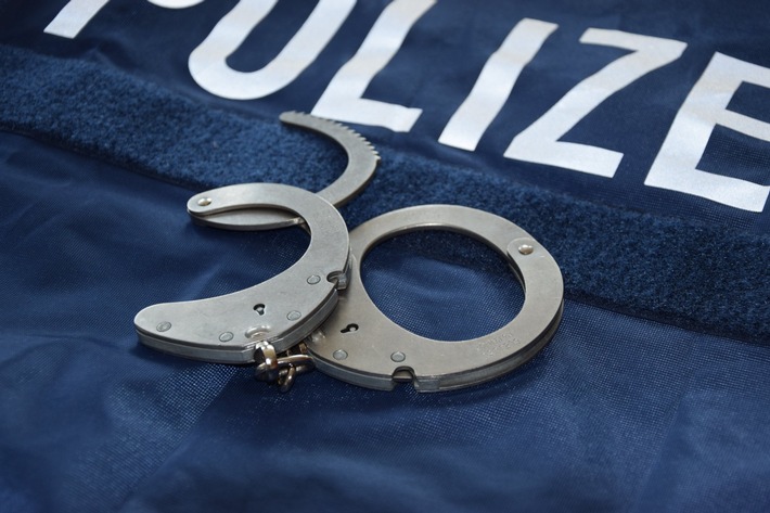 POL-PPWP: Polizei nimmt mutmaßliche Taschendiebinnen fest