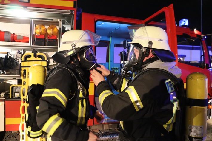 FFW Schiffdorf: Gut gewappnet für kommende Notfälle: Ortsfeuerwehr Wehdel übt an Rettungsdienstschule