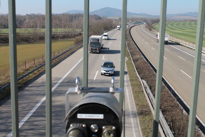 POL-PPKO: Verkehrsdirektion Koblenz nimmt neue Abstandsmessanlage in Betrieb
Überwachung nun mit Digitaltechnik