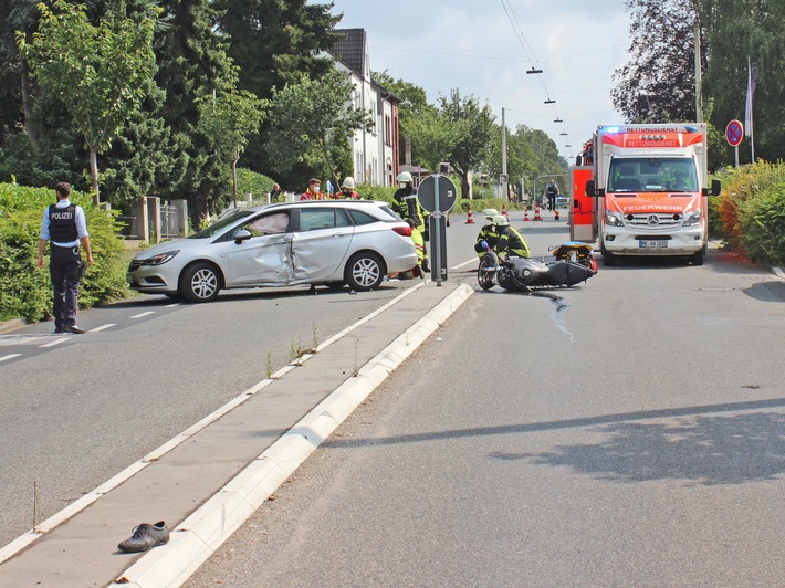 POL-ME: 60-jähriger Motorradfahrer bei Unfall schwerstverletzt - Haan - 2107096