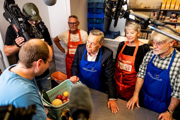 ROLAND KAISER präsentiert exklusiv die Gewinnzahlen der DEUTSCHEN FERNSEHLOTTERIE in der ARD