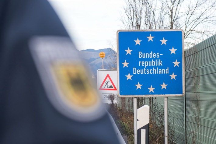 Bundespolizeidirektion München: Fünf Schleusungen in einer Schicht/ Bundespolizei ermittelt gegen sieben mutmaßliche Schleuser