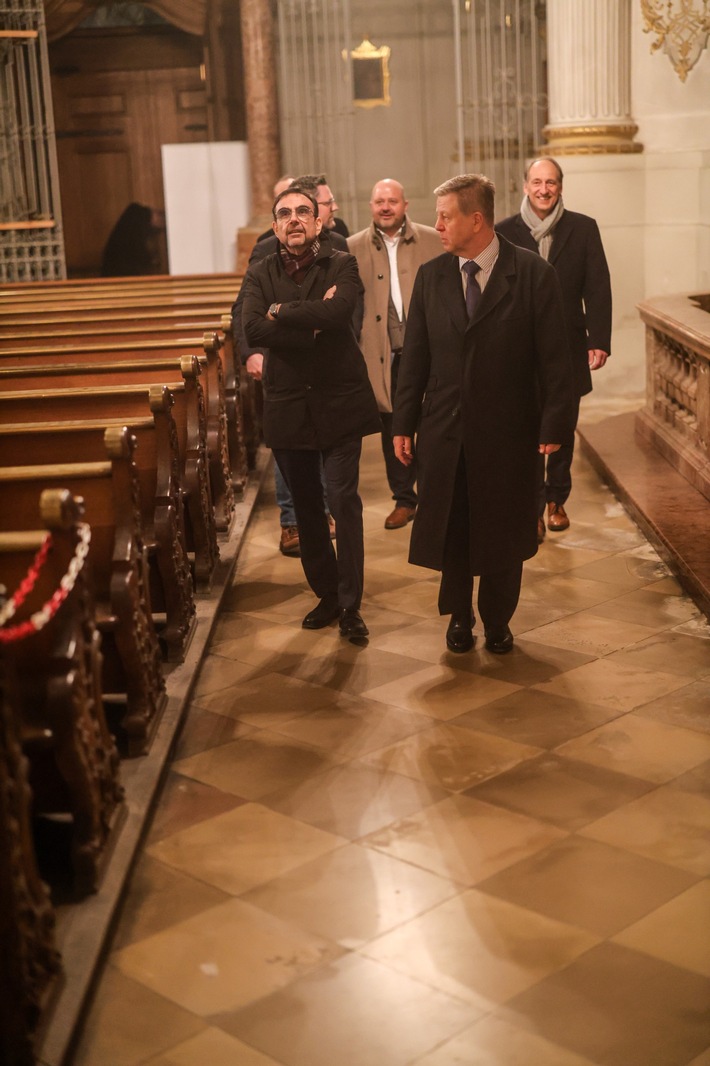 CSU-Landtagsfraktion kämpft für Münchens barockes Erbe: Innensanierung der Damenstiftskirche kann beginnen