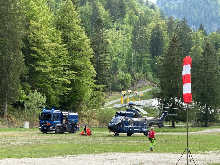 BPOLD 11: Erneute Unterstützung aus der Luft: Bundespolizei bei Brandbekämpfung bei Ruhpolding