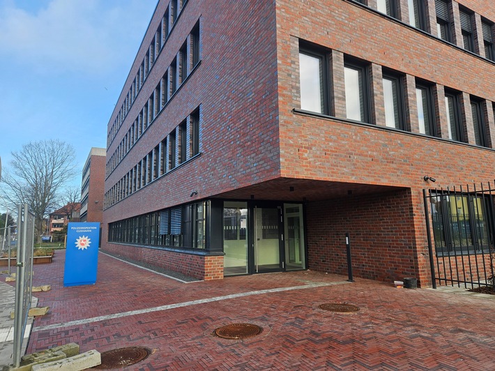 POL-CUX: Umzug der Wache und des Einsatz- und Streifendienstes in das neue Dienstgebäude