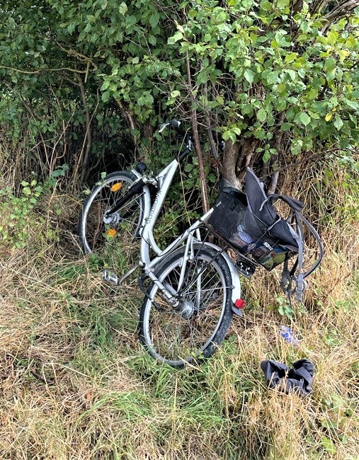 LPI-NDH: Verdächtige Situation - Wer kann Hinweise zu dem abgebildeten Fahrrad geben?