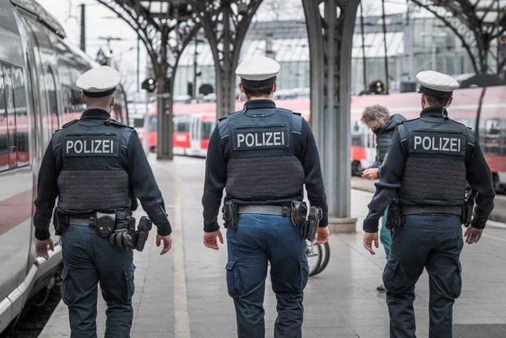 Bundespolizeidirektion München: Bundespolizeidirektion München erlässt temporäres Mitführverbot von gefährlichen Gegenständen für den Bahnhof Nürnberg