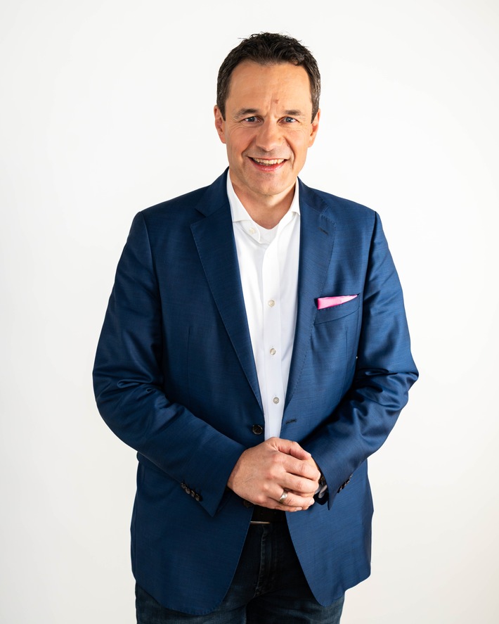 AdEx Partners verbindet mit AdEx Strategy Strategieberatung, Transformation und AI zu einem durchgängigen Beratungsangebot