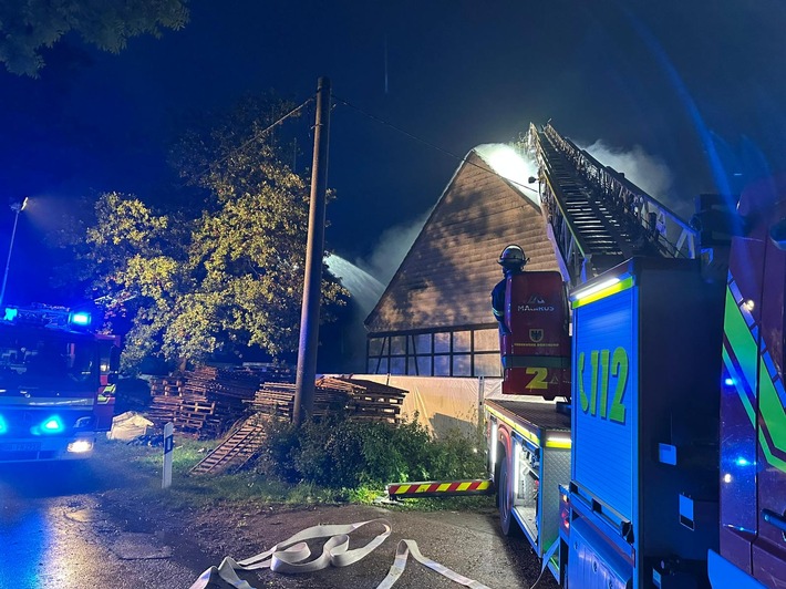 FW-DO: Brand eines landwirtschaftlichen Anwesens in Dortmund-Brechten