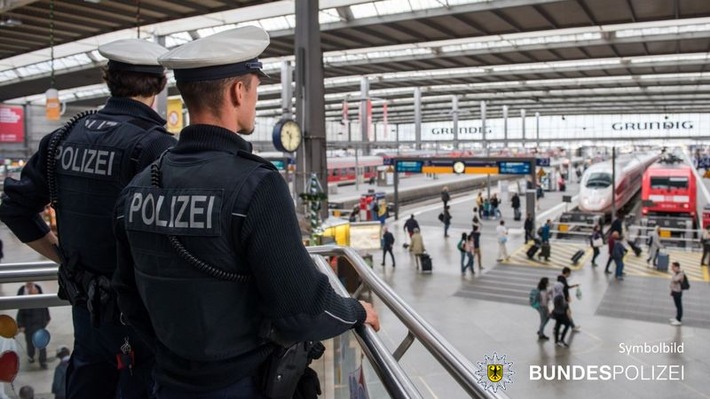 Bundespolizeidirektion München: Einsatzreicher Donnerstag für Bundespolizei - Drei Festnahmen, Ingewahrsamnahme und Haftrichtervorführung