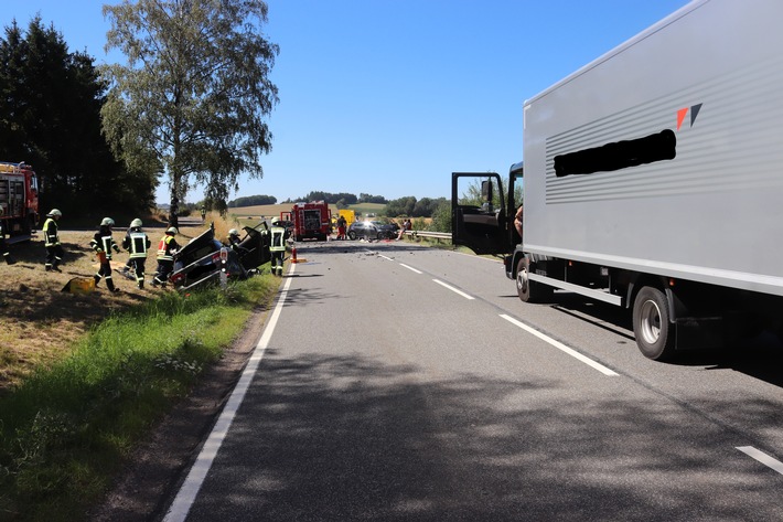 POL-PDWIL: Tödlicher Verkehrsunfall