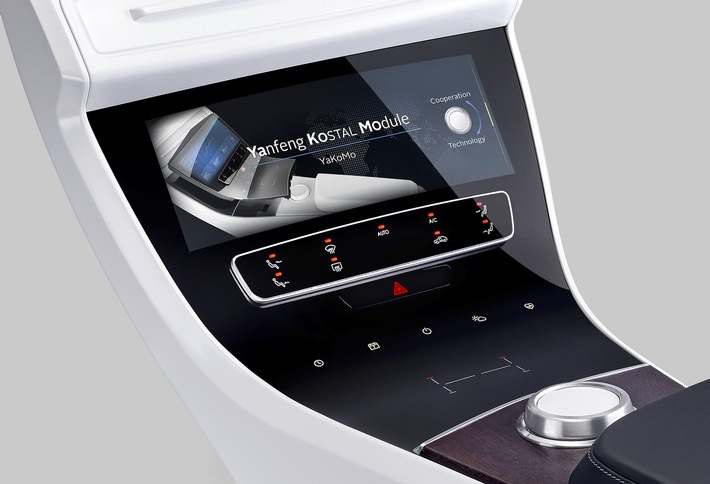 Yanfeng Automotive Interiors und KOSTAL zeigen intelligente Oberflächen im 3D-Glas-Design / Gemeinsam entwickeltes Modul feiert Weltpremiere auf der IAA
