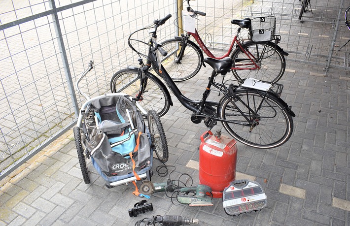 POL-ST: Steinfurt/Bu., offensichtlich entwendete Fahrräder aufgefunden