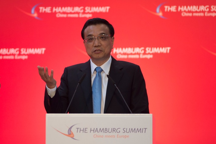 "The EU and China Need Each Other More Than Ever" / Chinese Premier Li Keqiang a guest at the "Hamburg Summit" in the Chamber of Commerce (PHOTO)