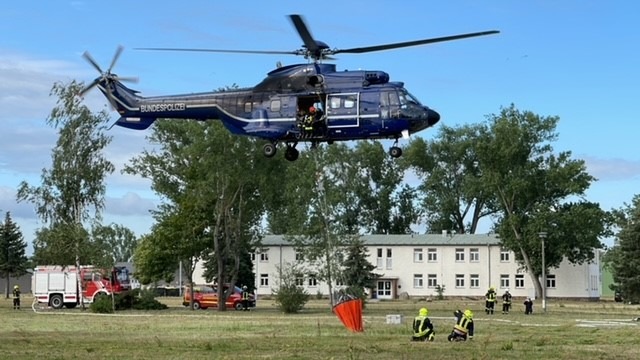 BPOLP Potsdam: Unterstützung der Bundespolizei bei der Brandbekämpfung in der Gohrischheide (Sachsen)