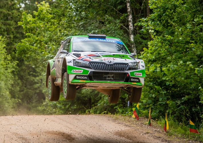 Rallye Estland: ŠKODA FABIA Rally2 evo-Fahrer Andreas Mikkelsen feiert erneut den WRC2-Sieg