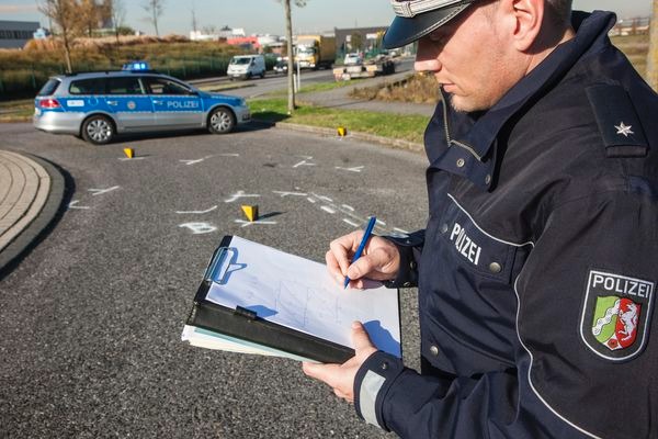 POL-REK: Motorrollerfahrer wurde bei Unfall schwerverletzt- Bergheim