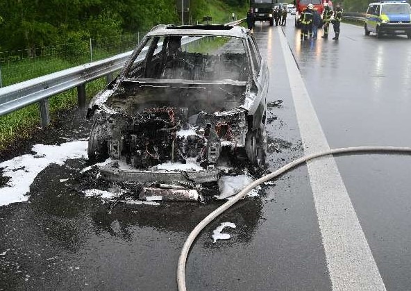POL-EL: Haren - Pkw gerät auf der A31 in Brand