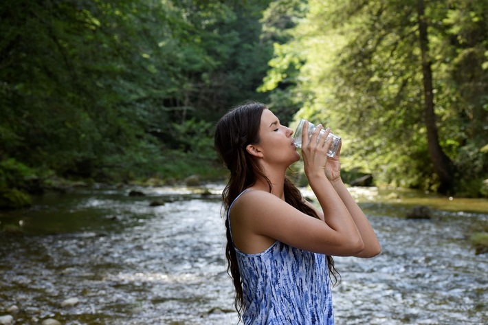 Wasserfiltersystem gegen Bakterien und Keime kaufen - BlueandClear macht mit seiner innovativen Entwicklung auf sich aufmerksam