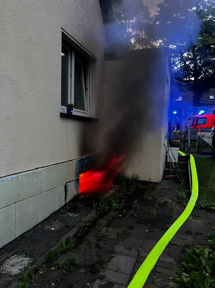 FW-MH: Kellerbrand in Styrum sorgt für Einsatz der Berufsfeuerwehr Mülheim an der Ruhr