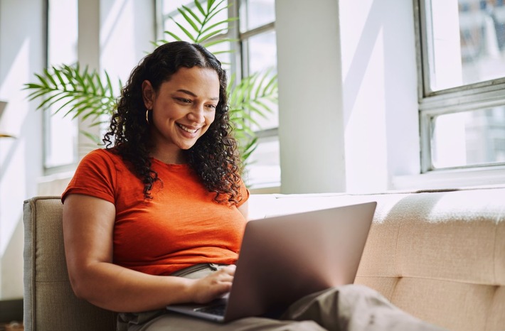 Der Autokauf wird einfacher und smarter: mobile.de führt neuen KI-Assistenten mobee ein