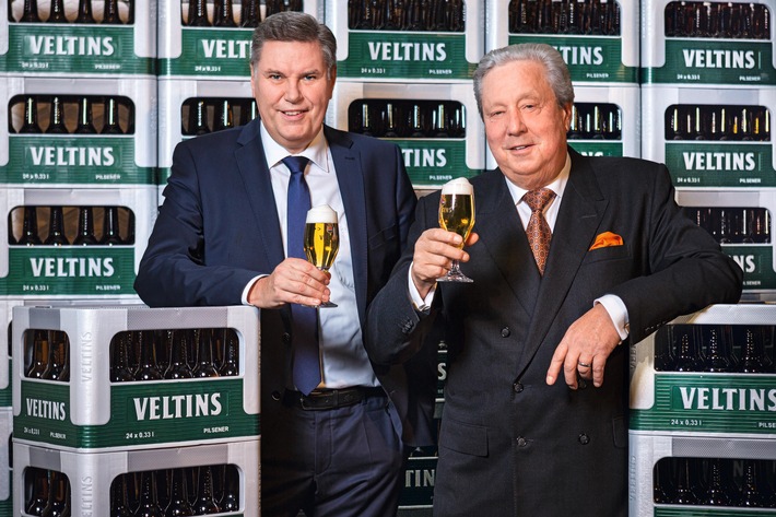 Verbraucher belohnen Impuls für genussvolle Lebensfreude / Mit Ausstoßzuwachs von 5,1% entzieht sich Brauerei C. &amp; A. Veltins dem Abwärtssog der Brauwirtschaft