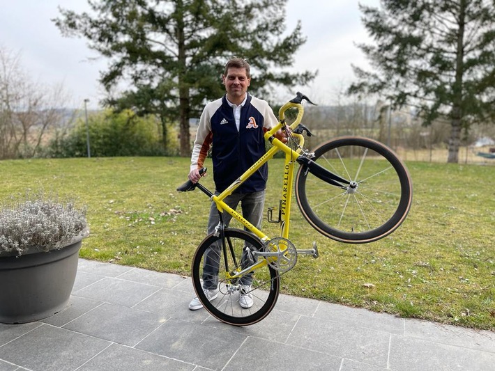 Jan Ullrichs Tour de France-Rad erzielt 40.000 Euro für die Ukraine! / Sensationeller Rekorderlös bei United Charity-Auktion