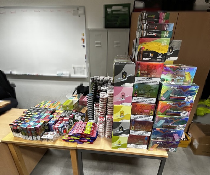 HZA-BI: Bielefelder Zoll stellt große Mengen Vapes und Wasserpfeifentabak sicher/Gemeinsame Kontrollaktion in Herforder Kiosken und Shisha-Bars