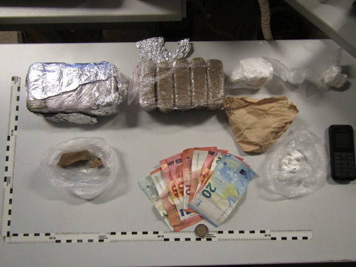 POL-PPMZ: Mainz-Gonsenheim, Festnahme zweier Kokain- und Haschischdealer