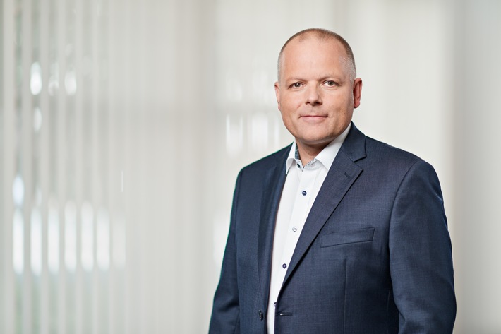Ansgar-Hinz-CEO-2017-Uwe-Noelke.jpg