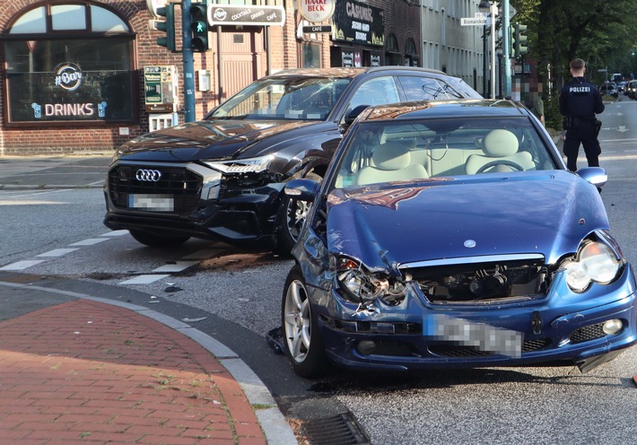 POL-Bremerhaven: Unfall im Berufsverkehr: Autos kollidieren unweit des Bremerhavener Hauptbahnhofs