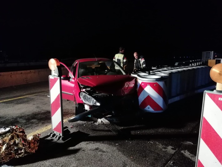 POL-VDMZ: Verkehrsunfall mit schwerverletzten Fahrerin