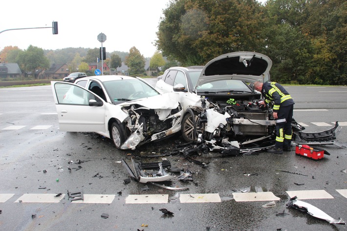 POL-COE: Coesfeld, B525, Borkener Straße/Zwei Verletzte bei Verkehrsunfall