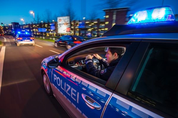 POL-REK: Handtasche entrissen - Bergheim