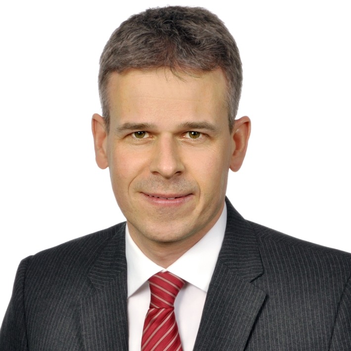 PRESSEMITTEILUNG | NEXTCLINICS erwirbt mit CMS-Team Klinikgruppe für Reproduktionsmedizin IVF-Zentren Prof. ZECH