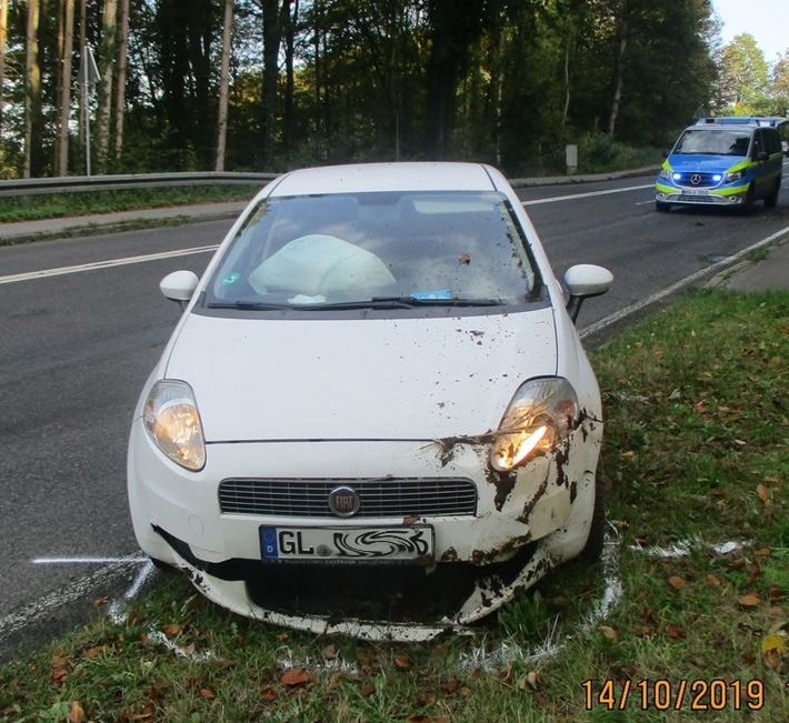 POL-RBK: Leichlingen - Sekundenschlaf: Böschung stoppt Fiat