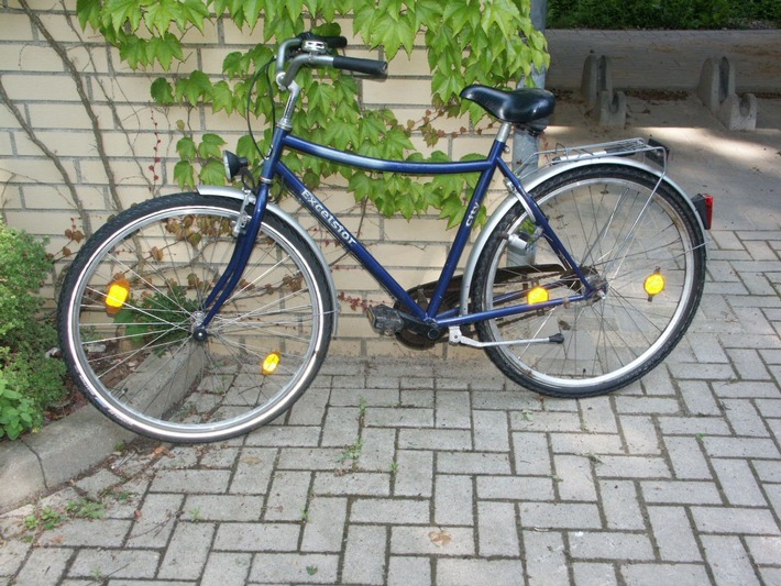 POL-NI: Einbrecher kommt mit Fahrrad - Polizei fragt: Wem gehört das Rad ? -Bild im Download-