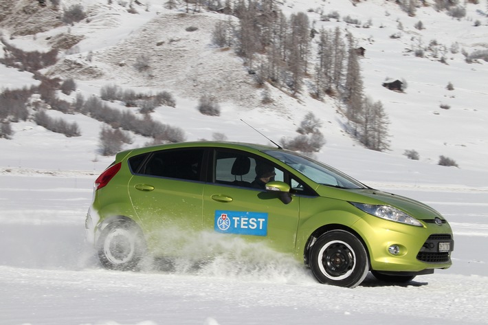 Les marques premium réussissent le test TCS des pneus d&#039;hiver