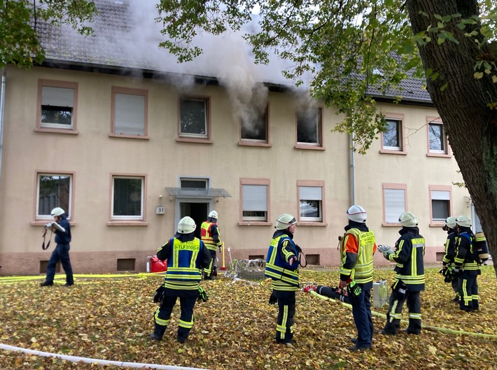 FW-EN: Wohnungsbrand mit einer schwerverletzten Person