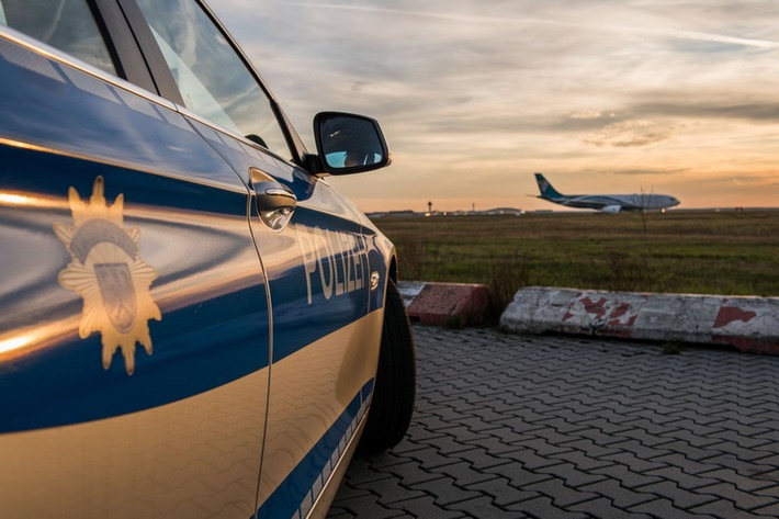 Bundespolizeidirektion München: Mehrfach gesuchter Kosovare ins Herkunftsland zurückgewiesen