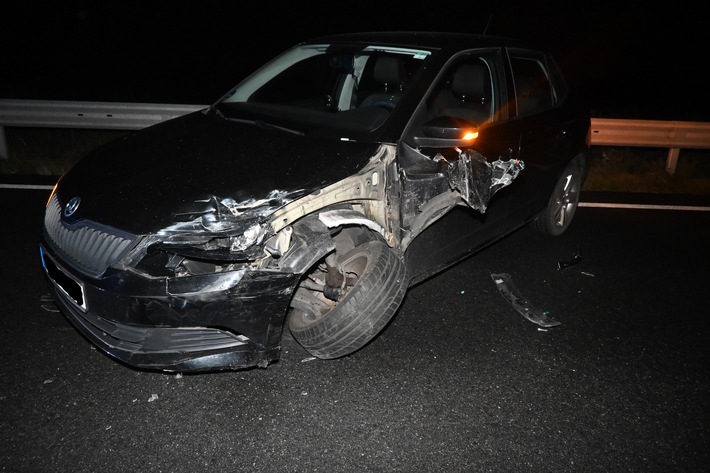 POL-DEL: Landkreis Wesermarsch: Brake - Verkehrsunfall zwischen zwei Pkw auf der B211 mit zwei leicht verletzten Personen | Vollsperrung
