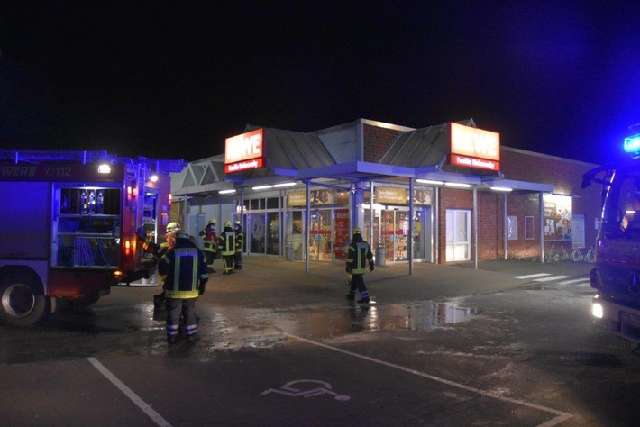 POL-STD: Feuer in Drochtersener REWE-Markt richtet hohen Sachschaden in Millionenhöhe an