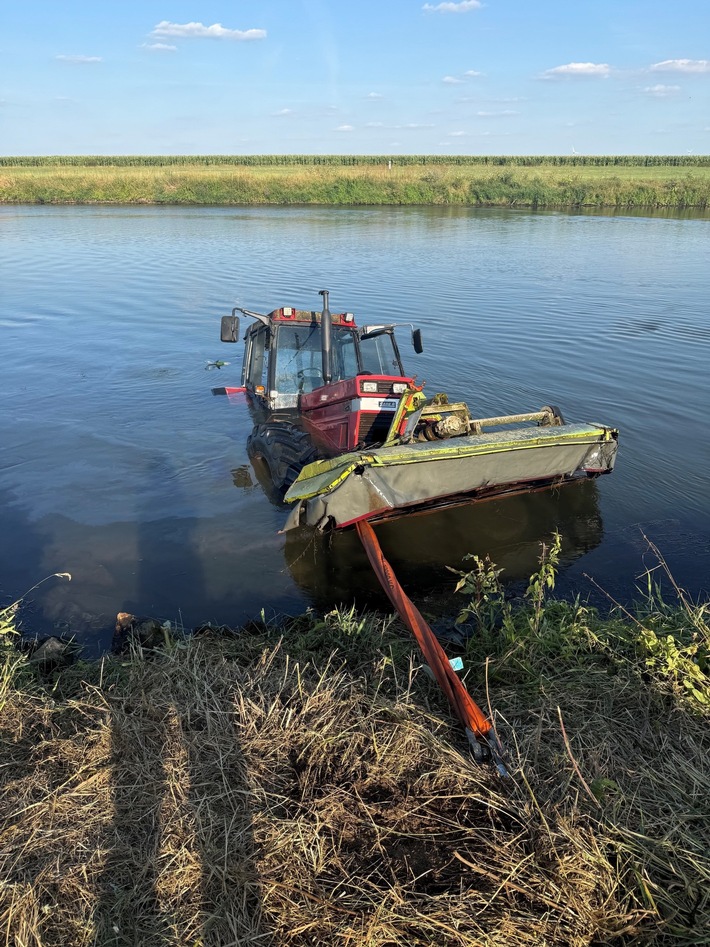 POL-MI: Traktor landete in der Weser