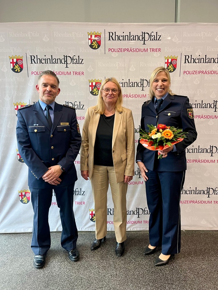 POL-PPTR: Polizeipräsidentin Anja Rakowski führte die neue Leiterin der Polizeidirektion Trier in ihr Amt ein
