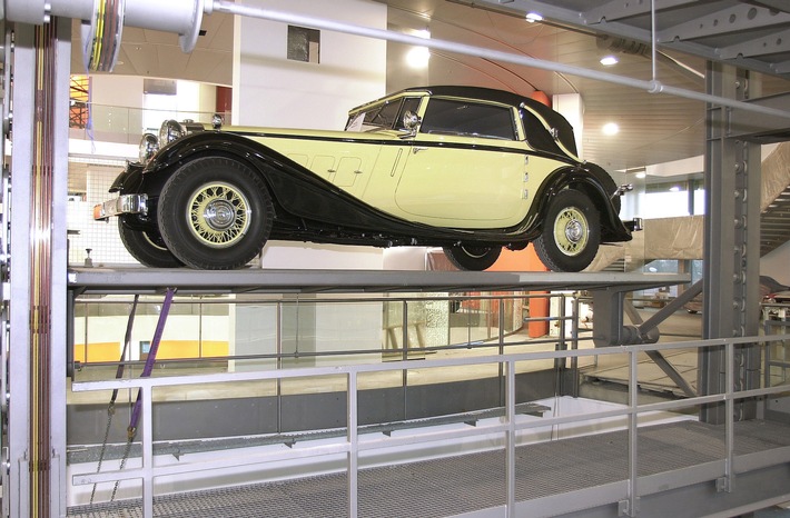 "Audi Forum Ingolstadt" unmittelbar vor Fertigstellung / Offizielle Eröffnung des Gesamtareals im Dezember / Im Mittelpunkt: das museum mobile