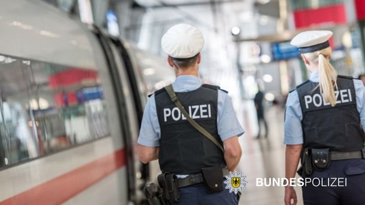 Bundespolizeidirektion München: Zahlreiche öffentlichkeitswirksame Einsätze: Bundespolizei am Freitag und Samstag gefordert
