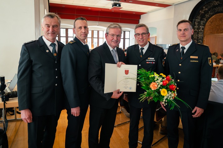 FW Paderborn: Stellvertretender Leiter der Freiwilligen Feuerwehr Paderborn für weitere Amtszeit ernannt
