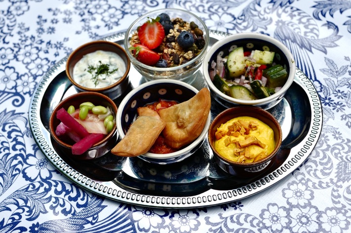 VIER PFOTEN und Lauren Wildbolz tischen auf! / Tierfreundlicher Brunch-Talk über Ernährung, Tierschutz & Klima