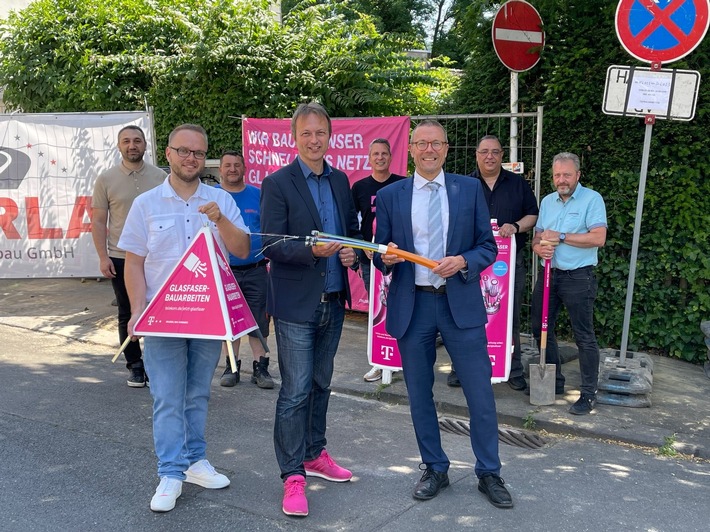 Telekom startet Glasfaserausbau in Wuppertal-Elberfeld
