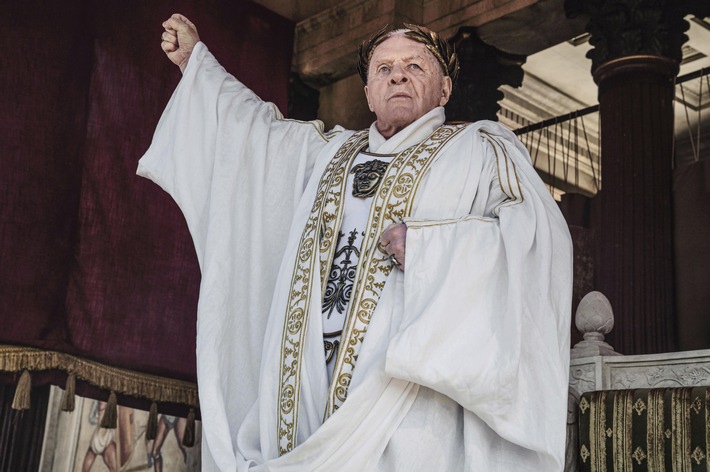 Hollywoodstar Anthony Hopkins brilliert als Römischer Kaiser in der US-Serie "Those About to Die" auf ProSieben und Joyn